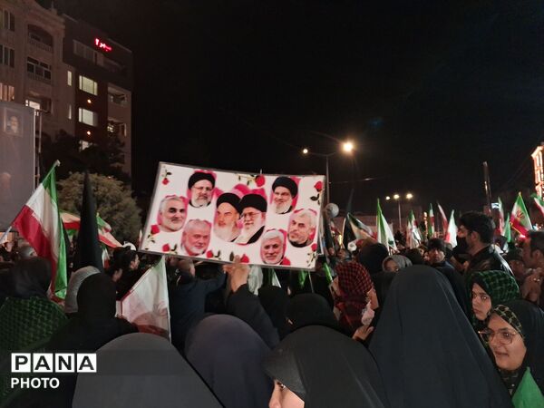 اجتماع مردمی در بیست و چهارمین شب در حمایت از جبهه حق در بلوار فضل نیشابور