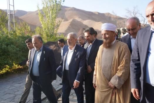 بازدید وزیر آموزش‌وپرورش از اردوگاه پیشتازان انقلاب در شهرستان درمیان