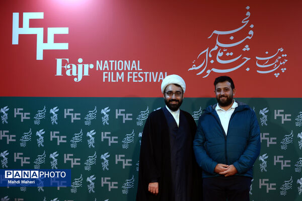 نشست نقد و بررسی فیلم «غوطه‌ور» در چهل و چهارمین جشنواره ملی فیلم فجر