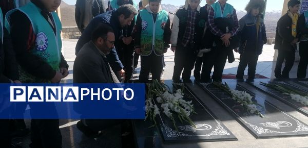 غبارروبی گلزار شهدا 