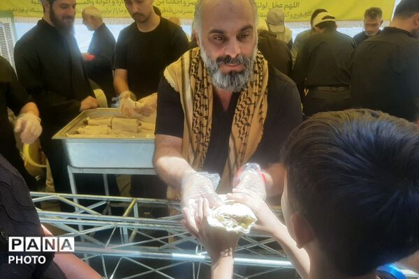 برپایی موکب‌های اسکان و پذیرایی از زائران تشییع رهبر شهید در رباط‌کریم