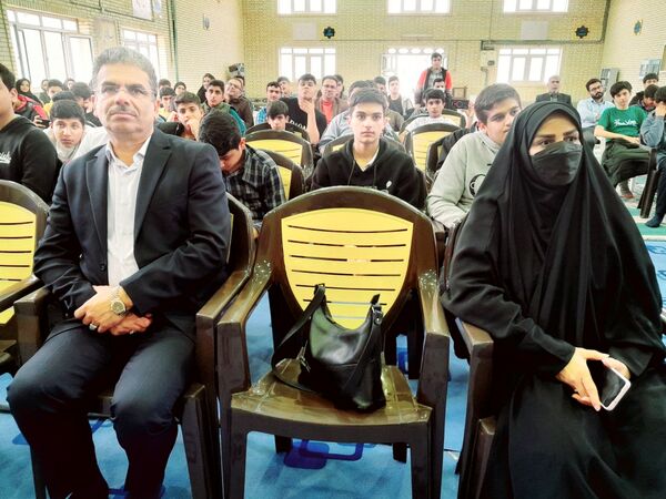 اردوی توانمندسازی دانش‌آموزان پسر همیار مشاوران در بوشهر
