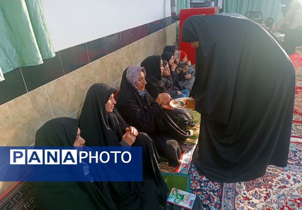 تکریم از مادران شهدا در پایگاه طاهره بسیج خواهران روستای حسین آباد