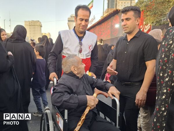 مشهد مقدس غرق در عزا و ماتم