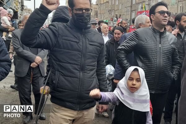 تجدید پیمان مردم ولایتمدار بهارستانی با سومین رهبر انقلاب در روز قدس