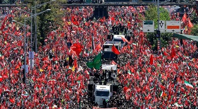 دریایی از غم و اقیانوسی از شکوه در تهران