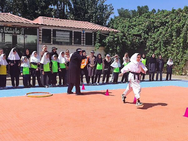 فراگیری پویایی مدرسه،خانواده و جامعه  از دبستان هدی یک 