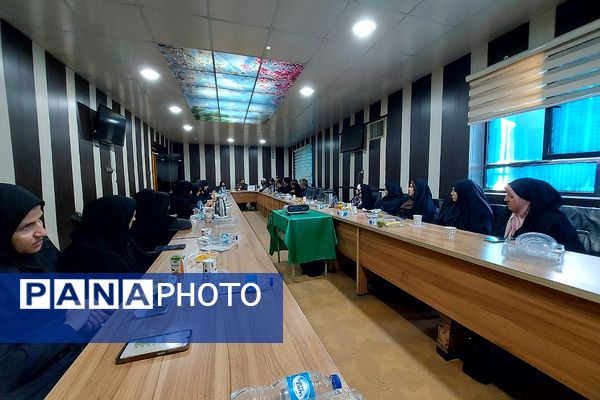 برگزاری نشست هم اندیشی عوامل اجرایی اردوی راهیان‌نور در قطب کهریزک