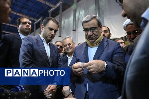 بازدید استاندار خراسان رضوی از دستاوردهای پژوهش و نوآوری در نمایشگاه مشهد