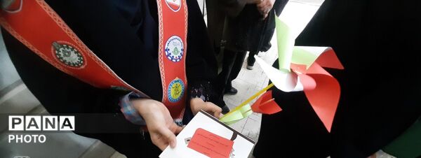 هم صدا با دختران شهید مینابی در روز دختر