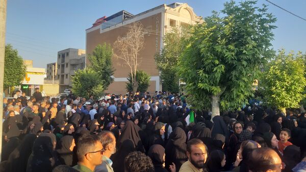 مراسم تشییع و وداع با شهید امنیت حسین اسحاقی در لردگان 