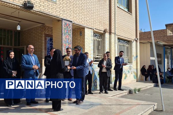 بازدید معاون پرورشی و فرهنگی اداره‌کل شهرستانهای استان تهران از جشنواره انار در هنرستان ام‌البنین ورامین