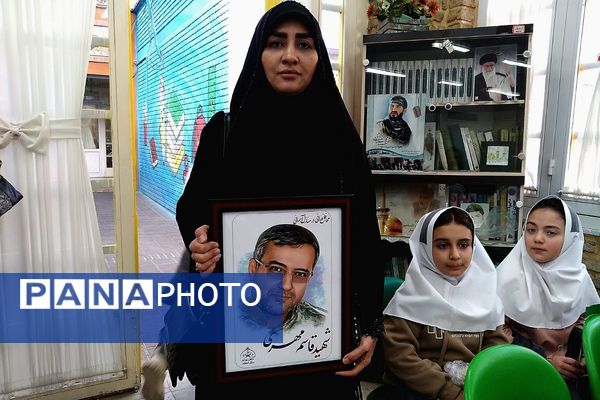 مراسم «لاله‌های روشن» در دبستان دکتر کیهانی 