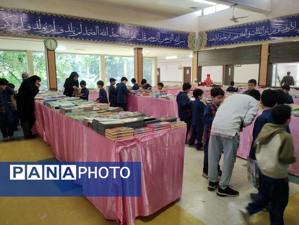 نمایشگاه کتاب کانون مهدیه همدان