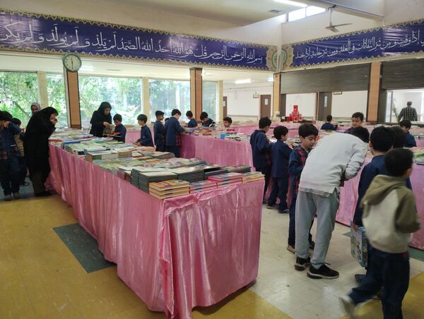 نمایشگاه کتاب کانون مهدیه همدان