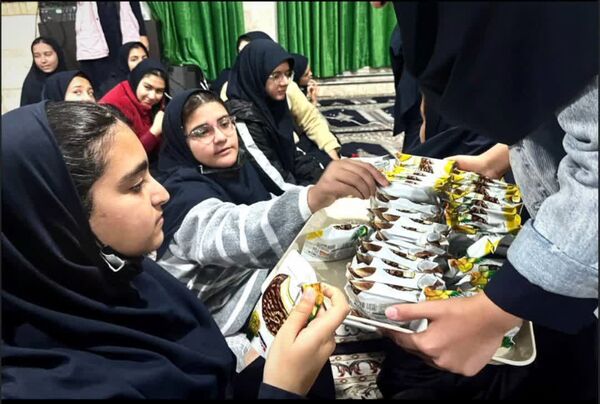 عید مبعث در دبیرستان شاهد 16