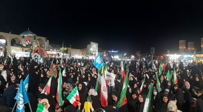 حضور حماسی دانش‌آموزان یزدی در گرهمایی میدان امیرچخماق یزد