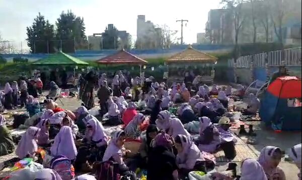برگزاری اردوی درون مدرسه‌ای و جشنواره غذا در دبستان شاهد تحقیقی ناحیه ۶