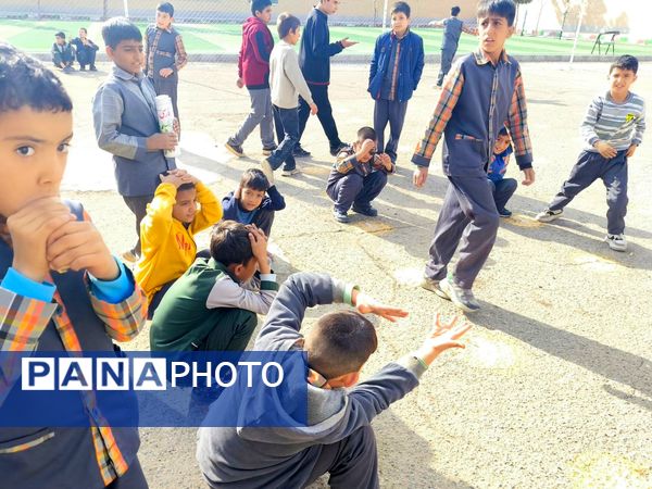 مانور زلزله در دبستان شهید پسندیده فدافن  