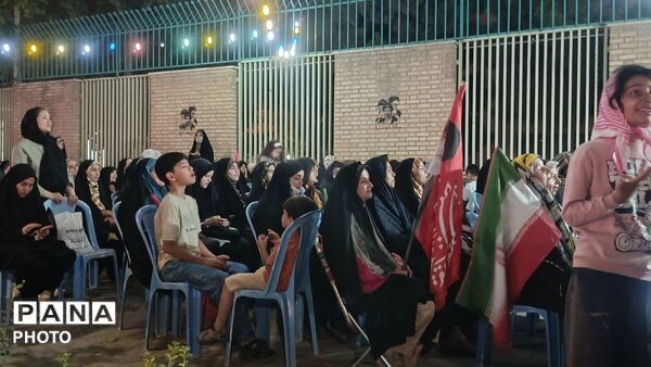 جشن میلاد پیامبر اکرم و امام جعفر صادق در میدان حافظ شهرستان نیشابور 