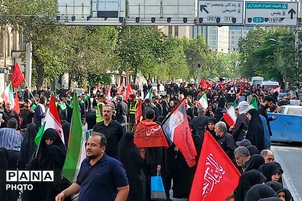 روایت عشق و وفاداری در بدرقه شهدا