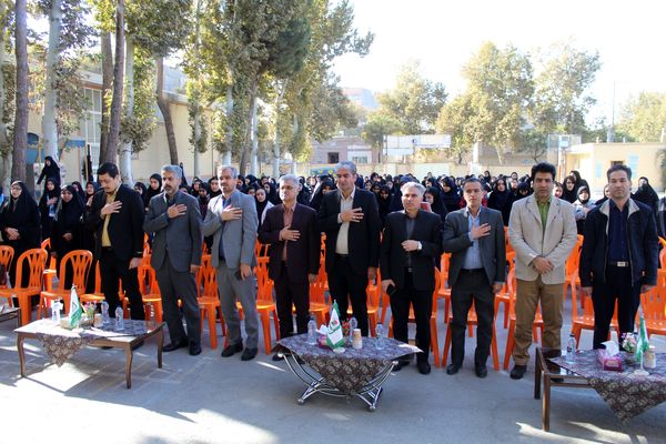 گرامیداشت روز آزمایشگاه در دبیرستان دخترانه شاهد غرویان وکیلی (۲۲)