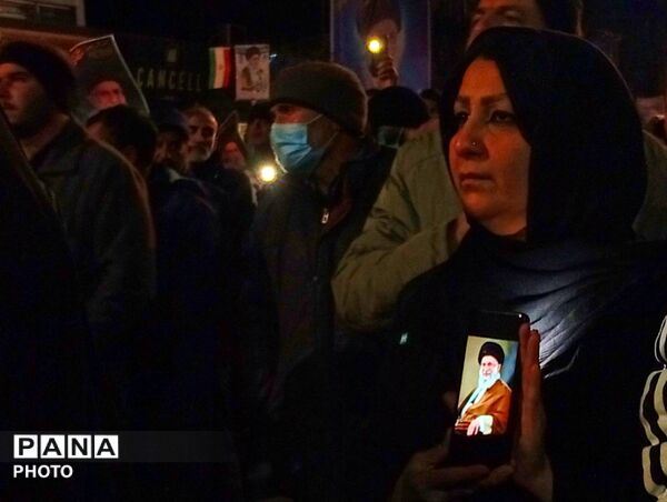 یک ایران، جلوی دشمن