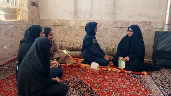 دیداری پر از احساس با مادر شهید حسین اسحاقی 