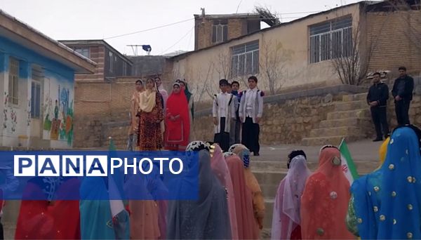 حماسه دانش‌آموزان شهید امامی  میانکوه در راهپیمایی ۲۲ بهمن 