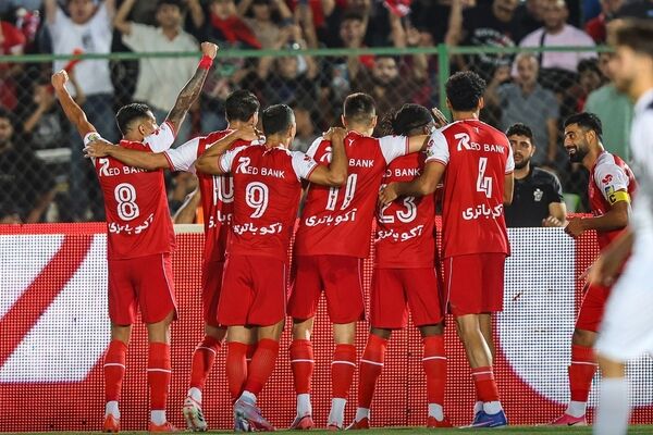 بازیکنان امانت‌دار پیراهن بزرگ پرسپولیس هستند/ پرسپولیس در محکمه هواداران در دربی ۱۰۷ محکوم به پیروزی
