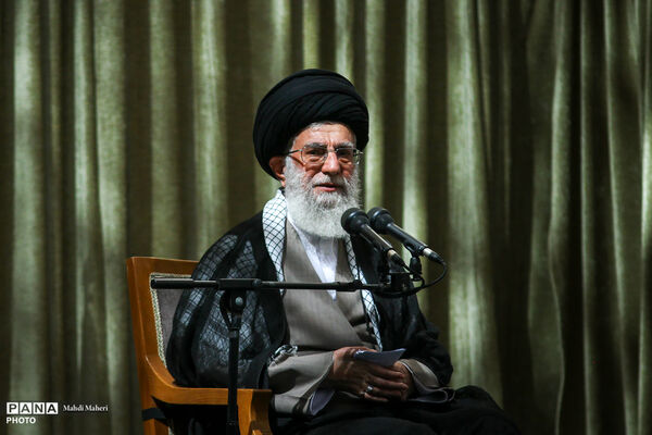 حضرت آیت‌الله العظمی شهید سیدعلی حسینی خامنه‌ای