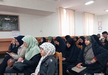 کارگاه توجیهی و توانمندسازی داوران مسابقات قرآن در زرقان