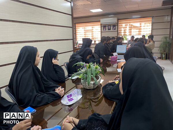 دومین جلسه مشورتی شورای دانش‌آموزی شهرستان با حضور مدیر آموزش و پرورش باخرز