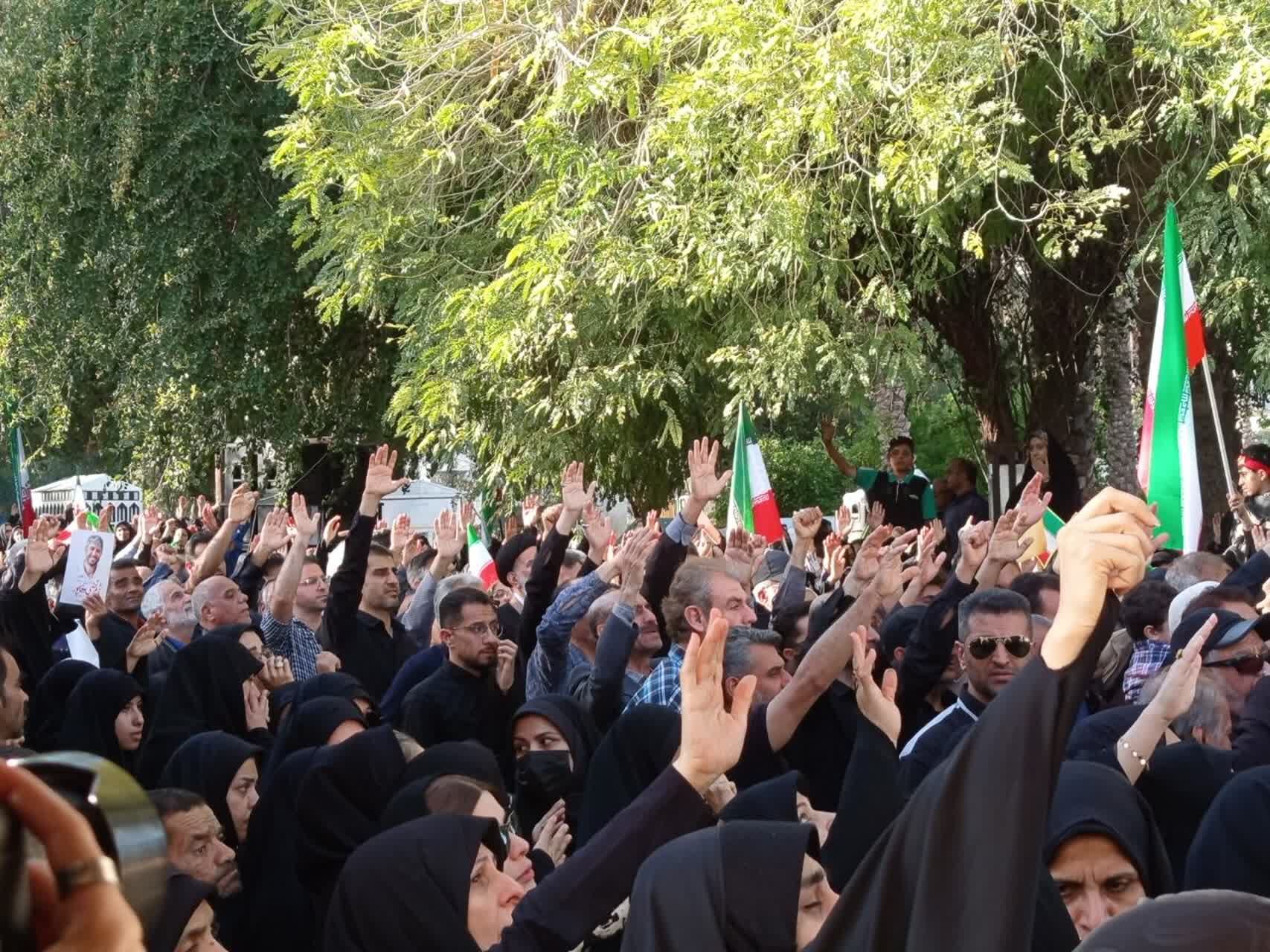 مراسم تشییع و خاکسپاری شهید اقتدار در لارستان
