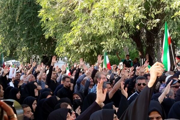 مراسم تشییع و خاکسپاری شهید اقتدار در لارستان