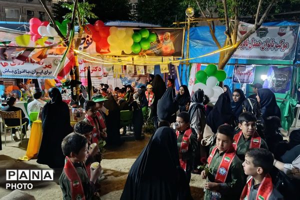  بازدید رئیس سازمان دانش‌آموزی شهرستانهای استان تهران از غرفه «با انرژی‌ها» منطقه کهریزک