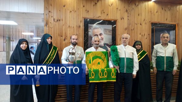 حضور خادمین حرم مطهر امام رضا (ع) به‌مناسبت دهه کرامت و هفته معلم در اداره آموزش و پرورش منطقه ۱۹
