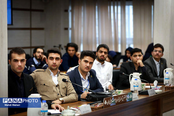 دومین روز نشست کارگروه تدوین سند دوازدهمین دوره مجلس دانش‌آموزی-2