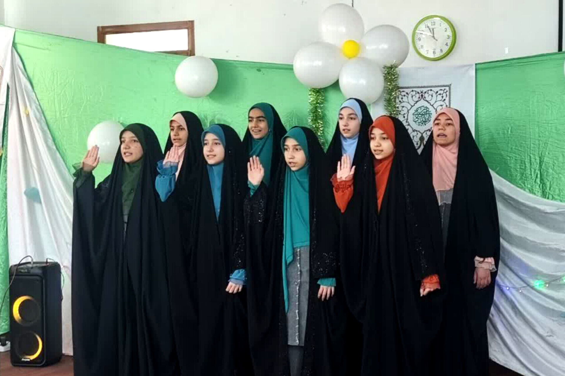  جشن نیمه شعبان در دبیرستان شاهد ام‌ابیها آباده