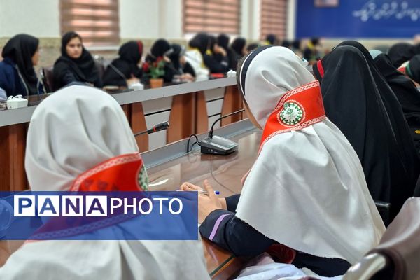 جلسه هم‌افزایی و توانمندسازی دانش‌آموزان جدیدالورود خبرگزاری پانا قرچک