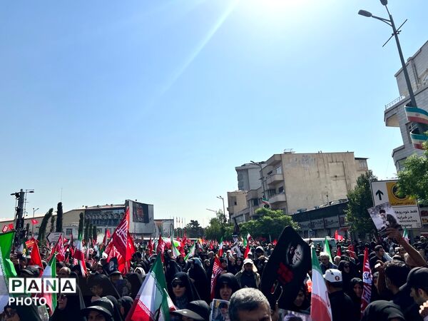وداع  و تشییع تاریخی مردم با رهبر شهید