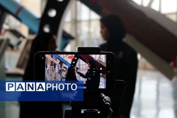 بازدید دانش‌آموزان زنجانی از سازمان هوا فضای سپاه 