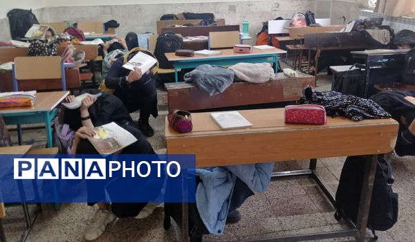 مانور زلزله در دبیرستان هاشمی نژاد