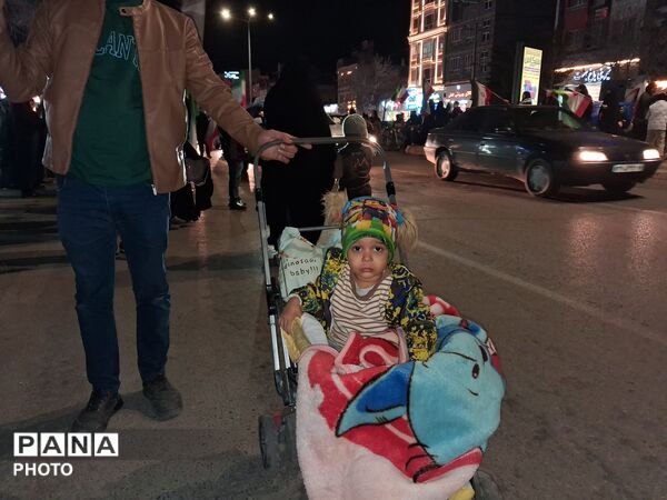  دهه نودی ها طراوت بخش اجتماعات شبانه در بلوار فضل نیشابور