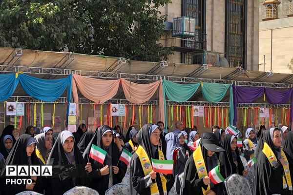 آیین نواختن زنگ جوانه ها در مدرسه شاهد نجمه ناحیه دو شهرری 