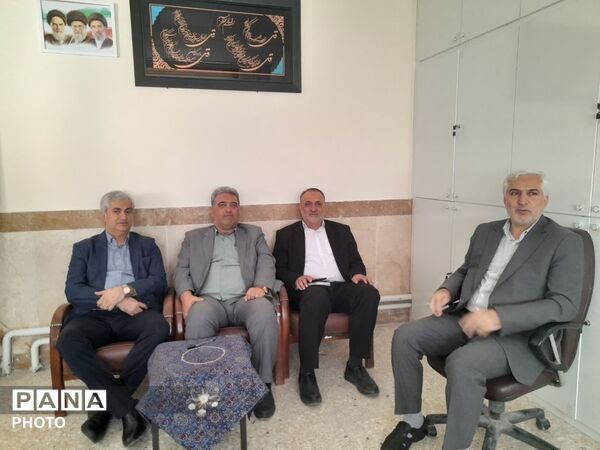 جلسه هم اندیشی معاونین و کارشناسان حوزه آموزش متوسط قطب شهید کاوه
