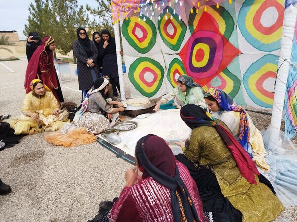 جشن مدرسه‌ای «ایرانمون» در مدرسه شهدای میانشهر