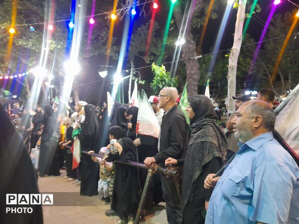 تجمع مردم در مسجدالزهرا مشهد و اجرای «سپاس معلم» در خیابان احمدآباد 