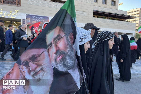 مشهد در سوگ؛ بدرقه باشکوه رهبر شهید انقلاب در جوار بارگاه رضوی