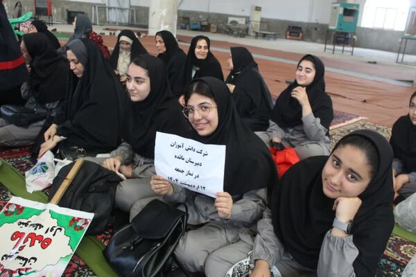 بزرگداشت مقام معلم در نماز جمعه گلوگاه 